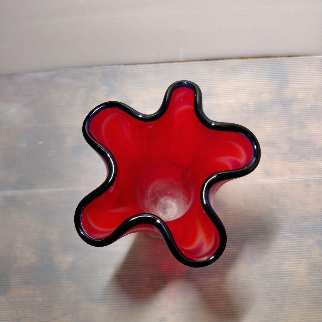 レトロ！フラワーベース　ヴィンテージガラス花瓶 レッド/足は金箔入高台