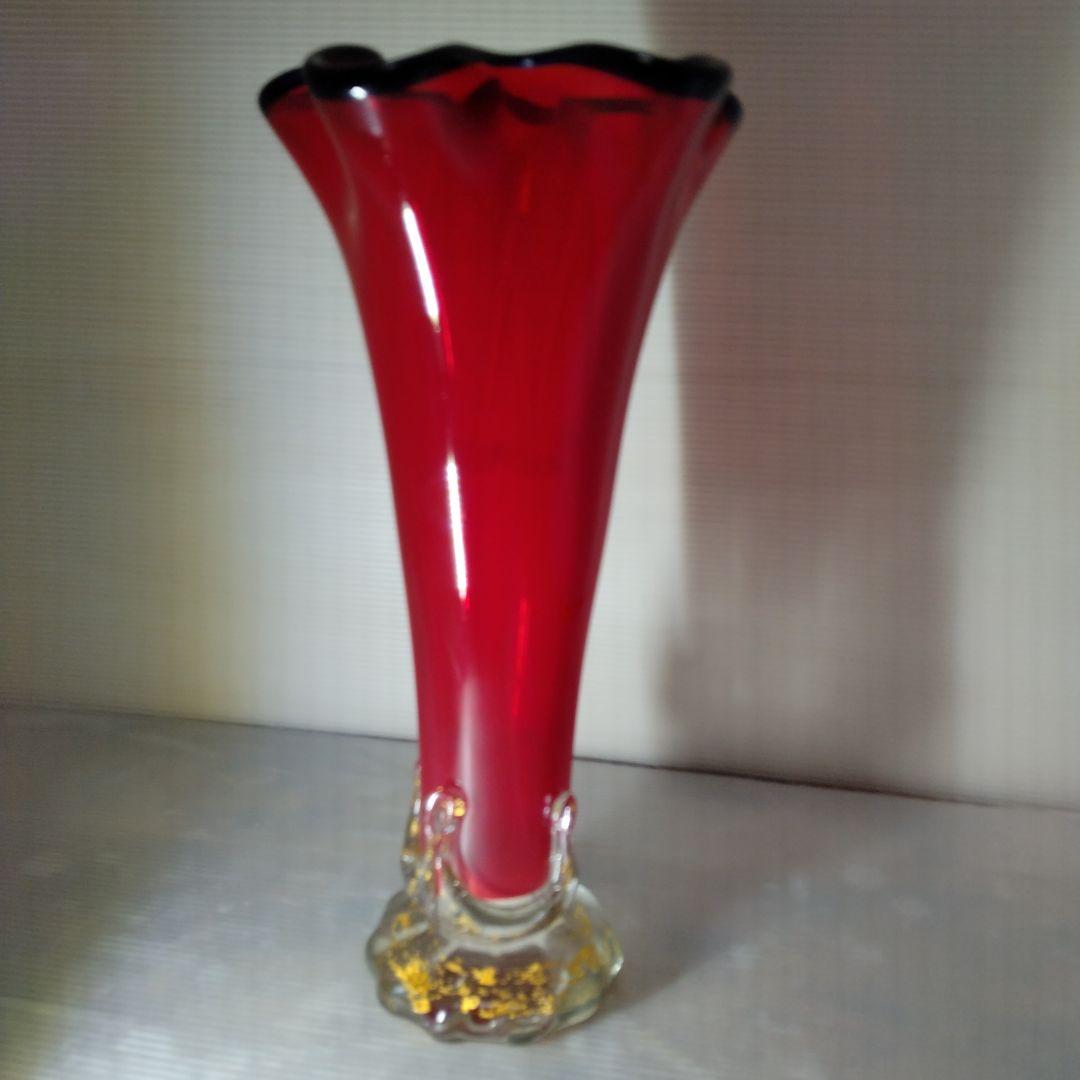 レトロ！フラワーベース　ヴィンテージガラス花瓶 レッド/足は金箔入高台
