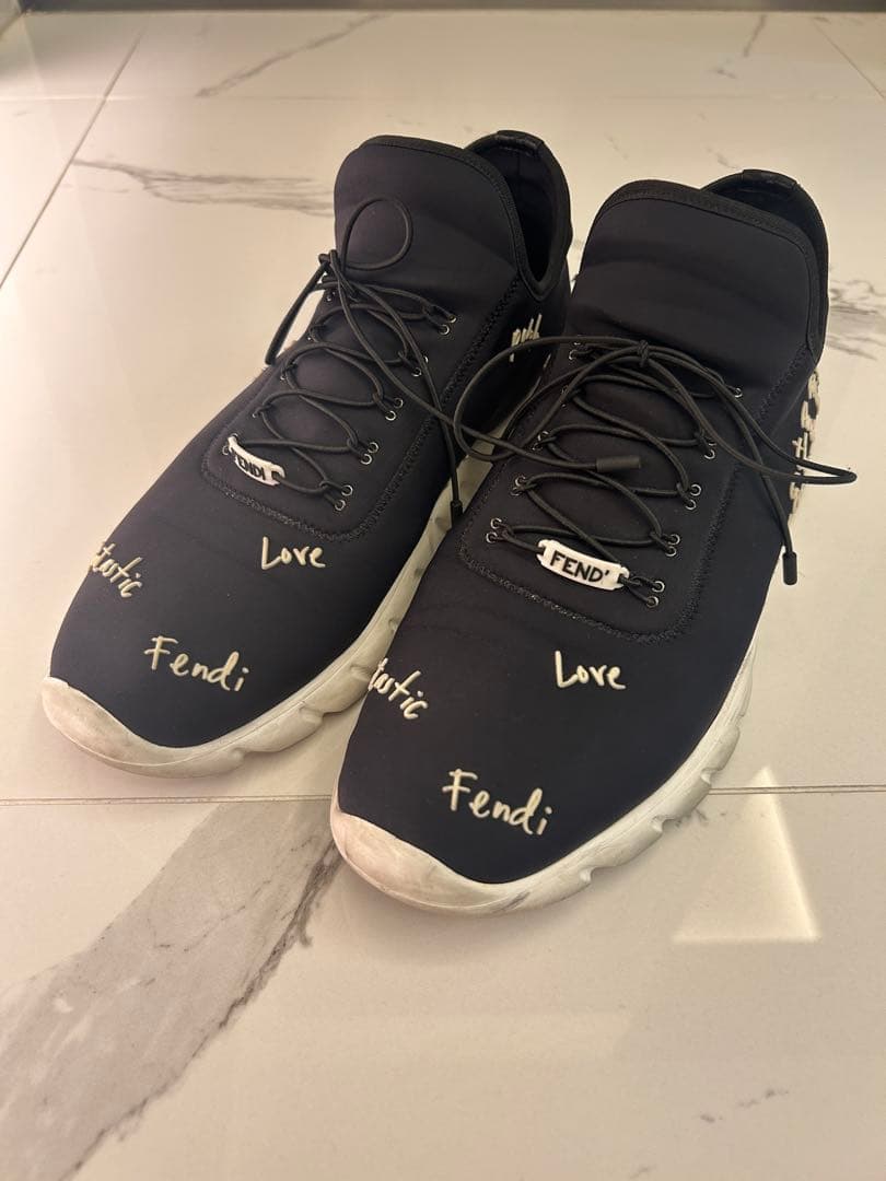 Fendi スニーカー 手書きメッセージ付き