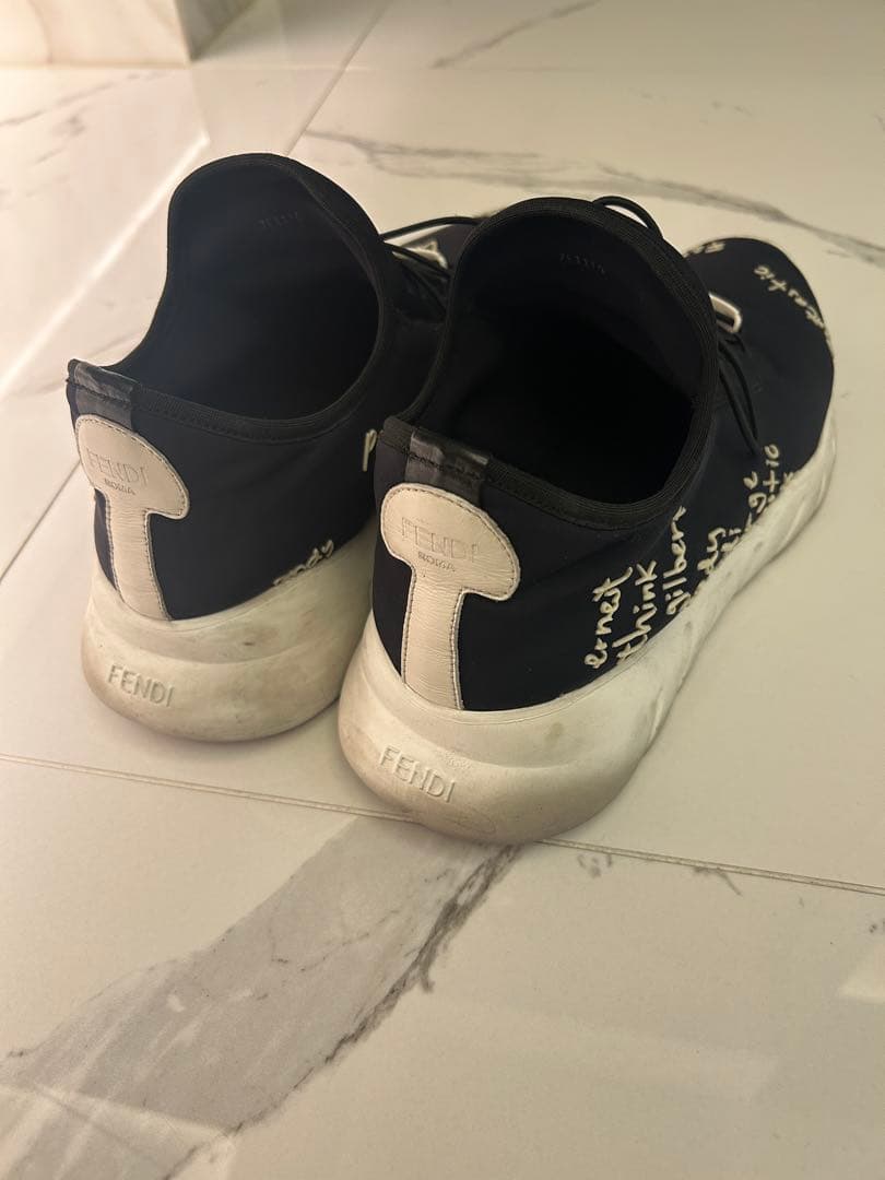 Fendi スニーカー 手書きメッセージ付き