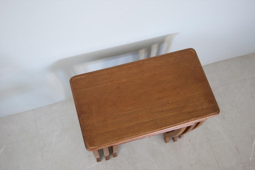 英国アンティーク木製ネストテーブル3台/収納式机/飾り棚/花台(89-199)