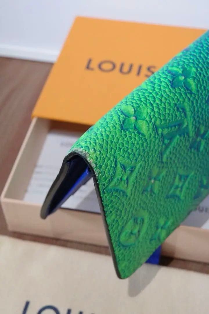 とうにゅうくんルイヴィトンLV 財布　ブラザ　モノグラム　ブルーヴェール