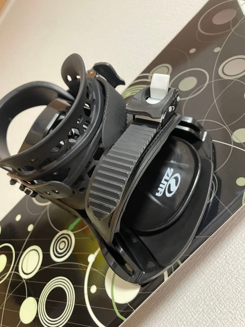 スノーボード　ビンディング付き　ZUMA DOCS ブラックグリーン　144cm