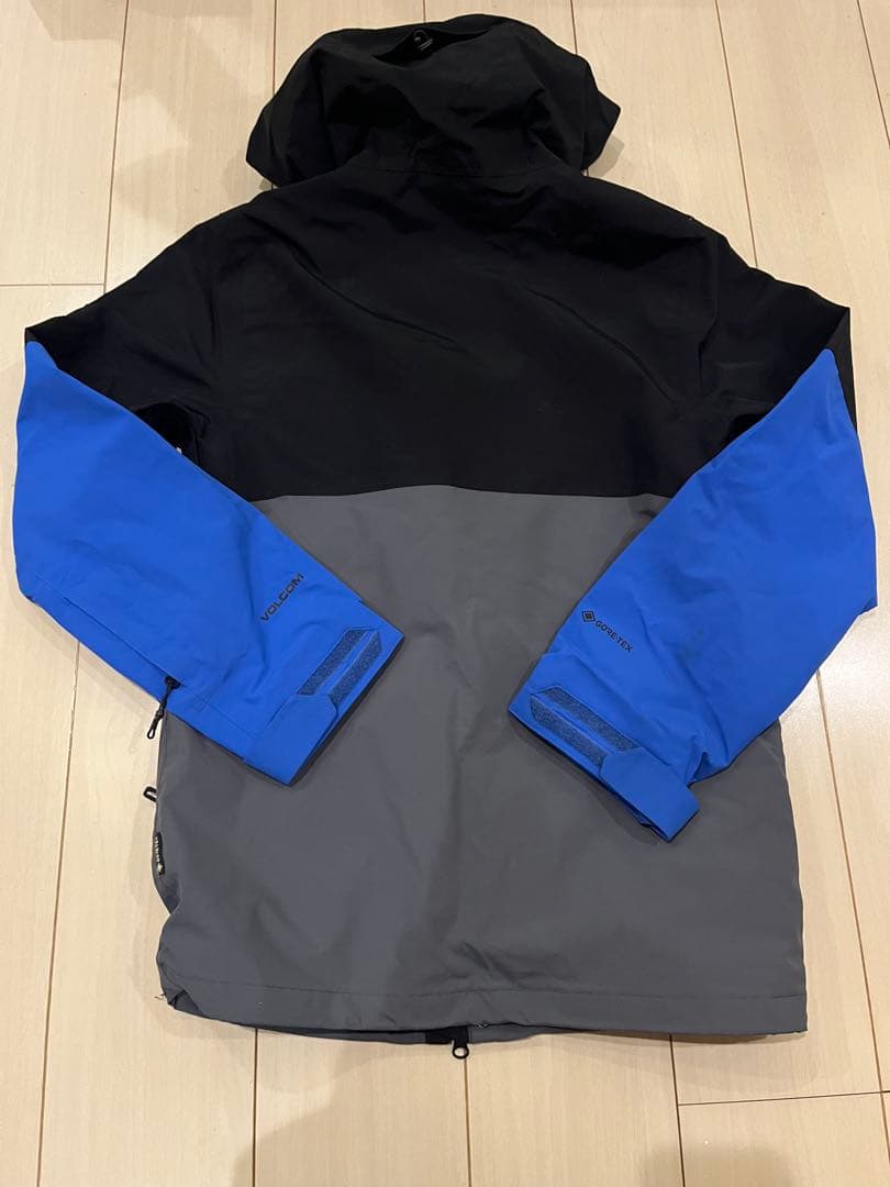 VOLCOM GORE-TEX フード付きジャケット 黒/青/灰