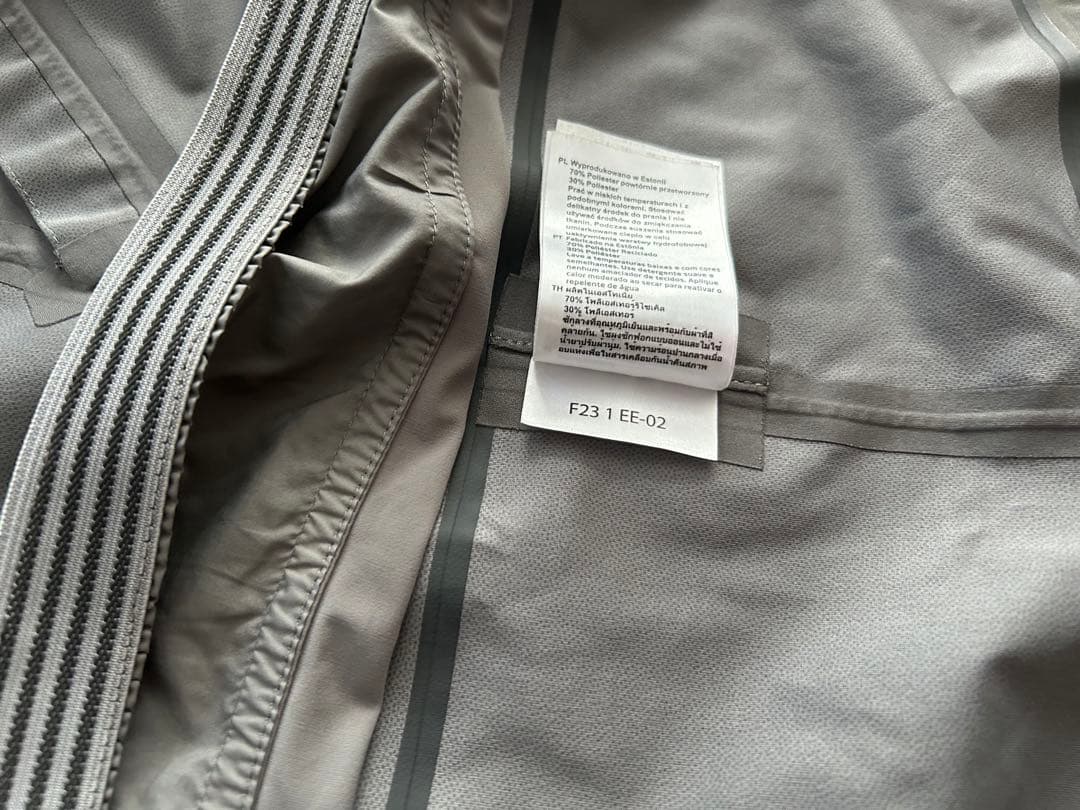 nini　HOUDINI Rollercoaster Jacket M