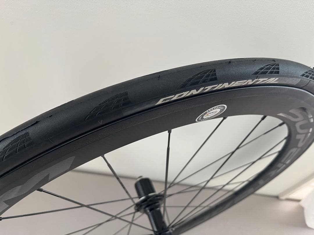 SUPERTEAMカーボンホイールContinental GP5000 装着済