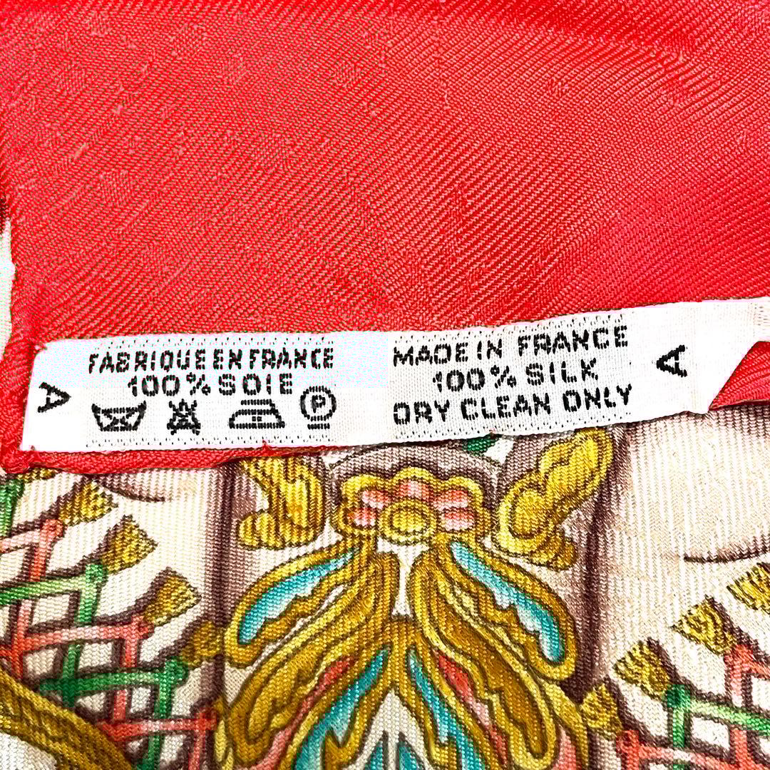 HERMESカレ大判シルクスカーフ　ルナパーク　レッド　メリーゴーランド