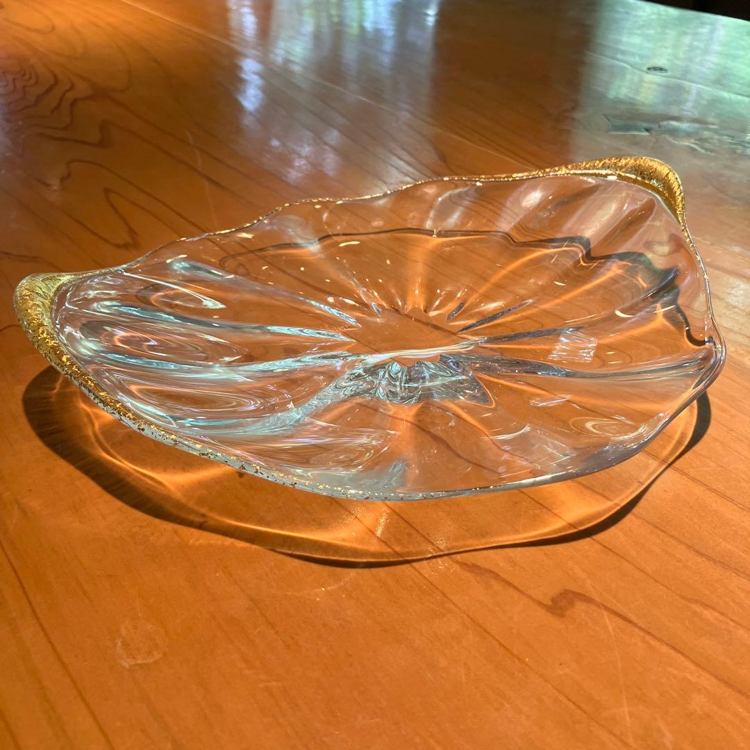 杉山　洋ニ　ガラス製 菓子入れ 花びら型 透明 金色の縁取り