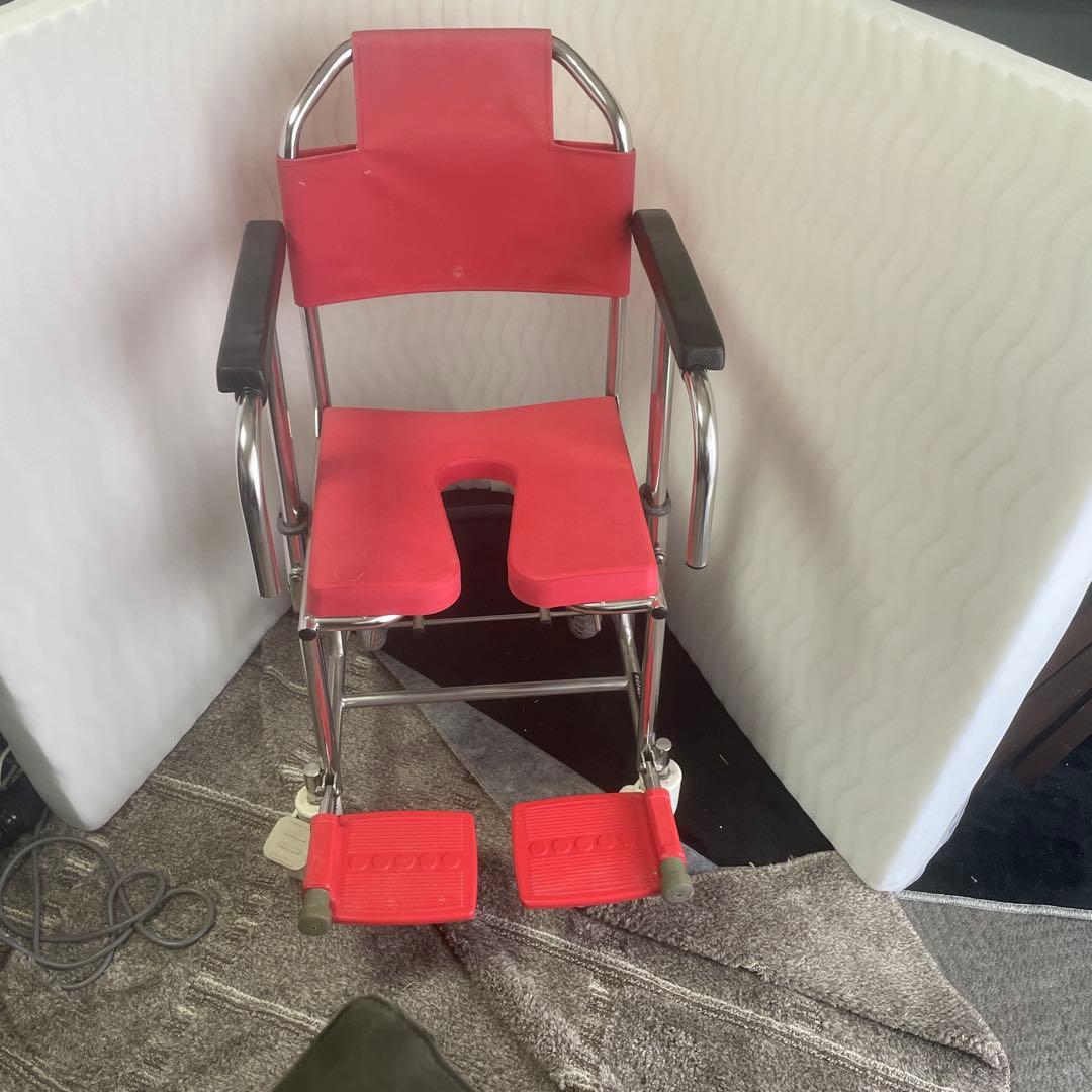 カワムラサイクル 入浴用車椅子 赤