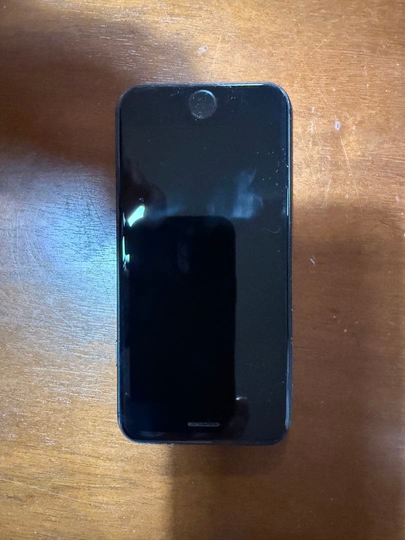 美品Apple iPhone 8 64GBブラック 本体バッテリー新品