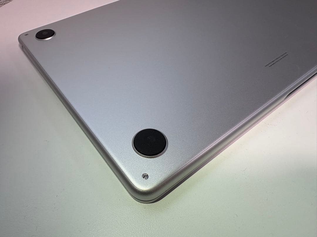 MacBookAir13インチ 24GB 512GB 25年9月購入 充放電3回