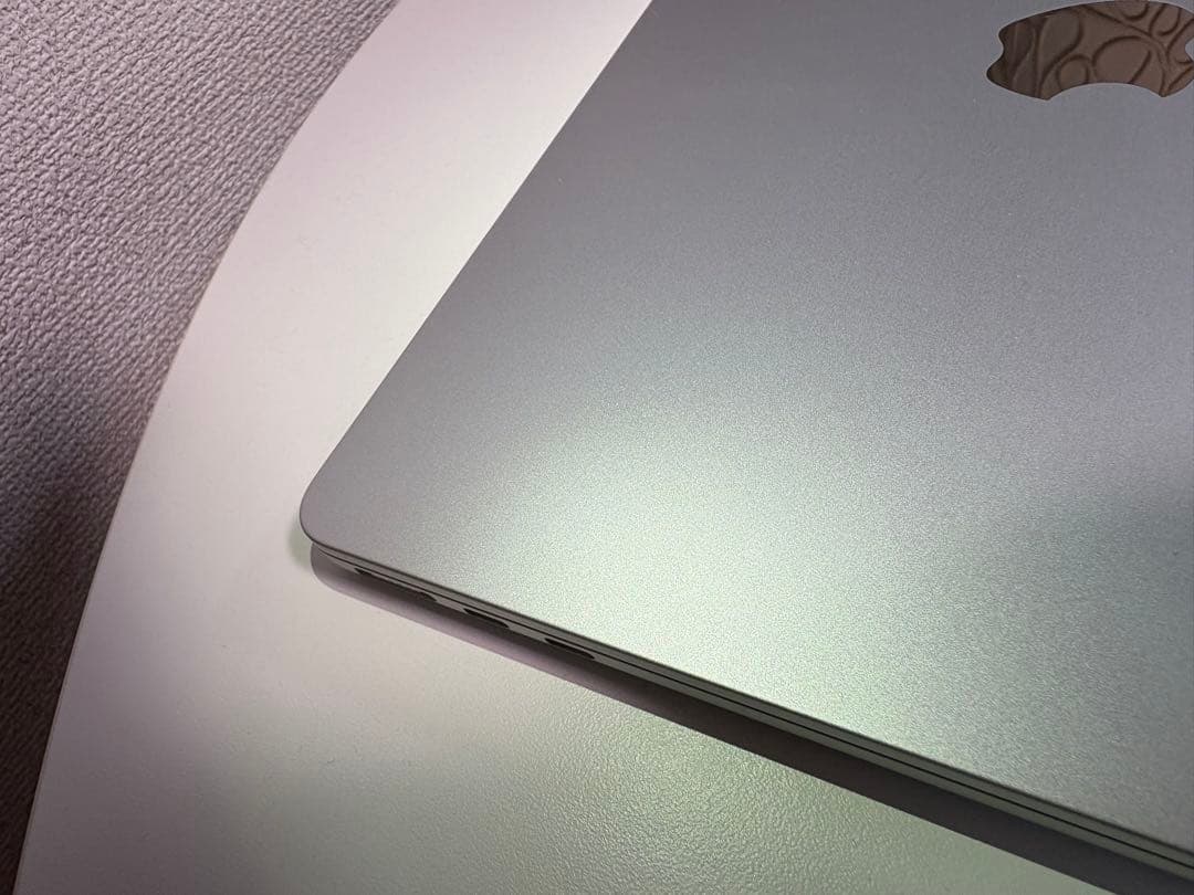 MacBookAir13インチ 24GB 512GB 25年9月購入 充放電3回