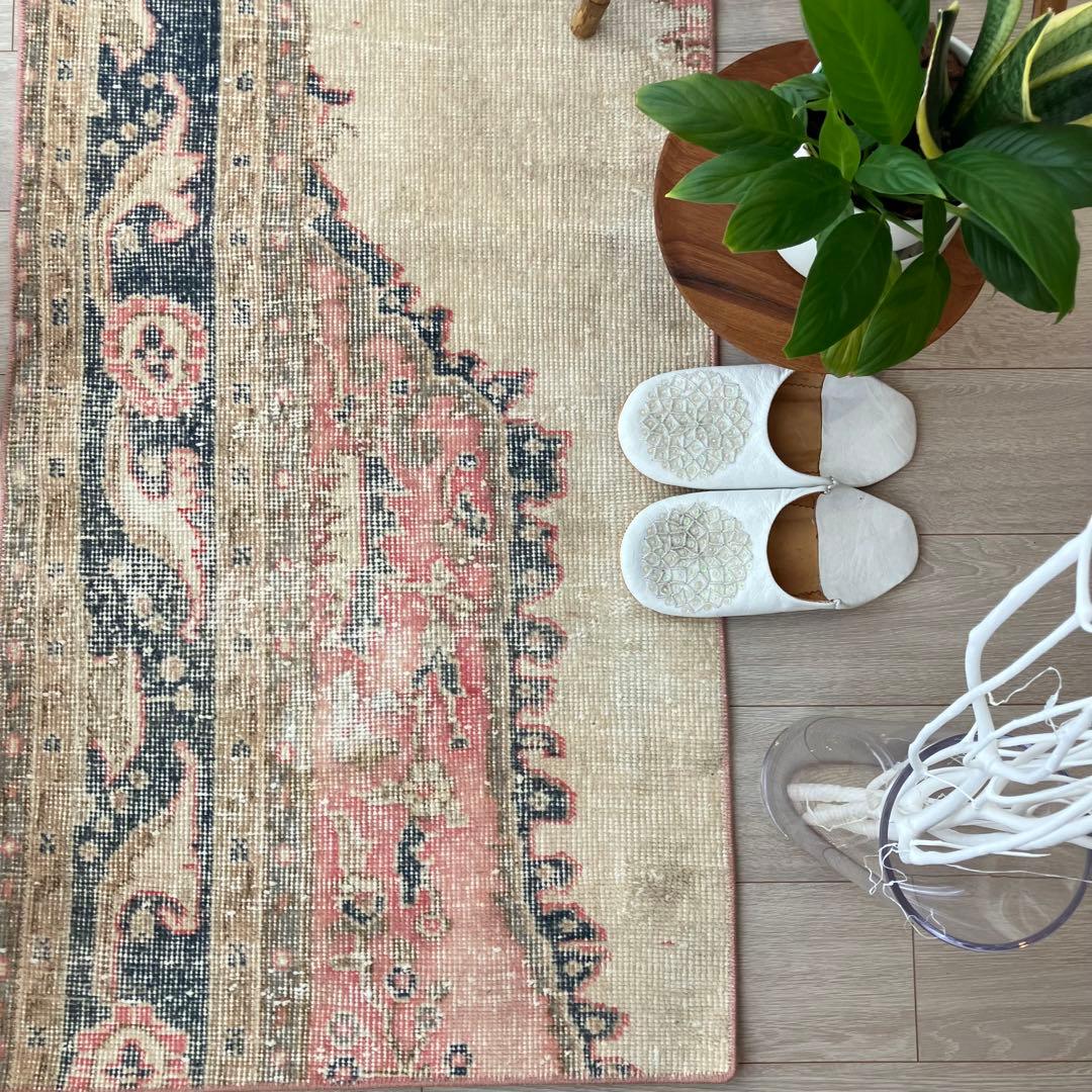 ペールミルキー✳︎62×147✳︎ピンク　ライン深ブルー　トルコヴィンテージラグ