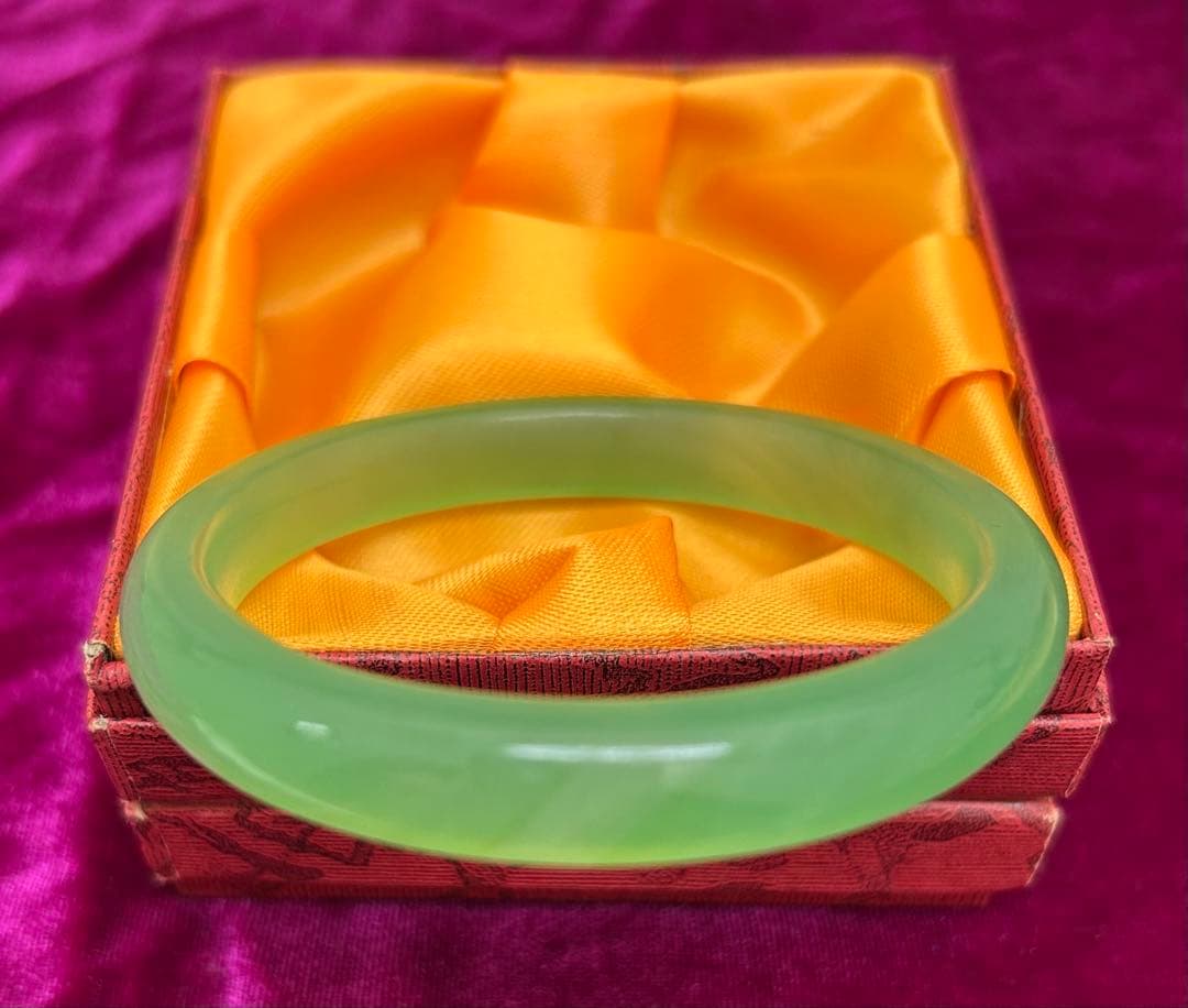 本瑪瑙のバングル. M118