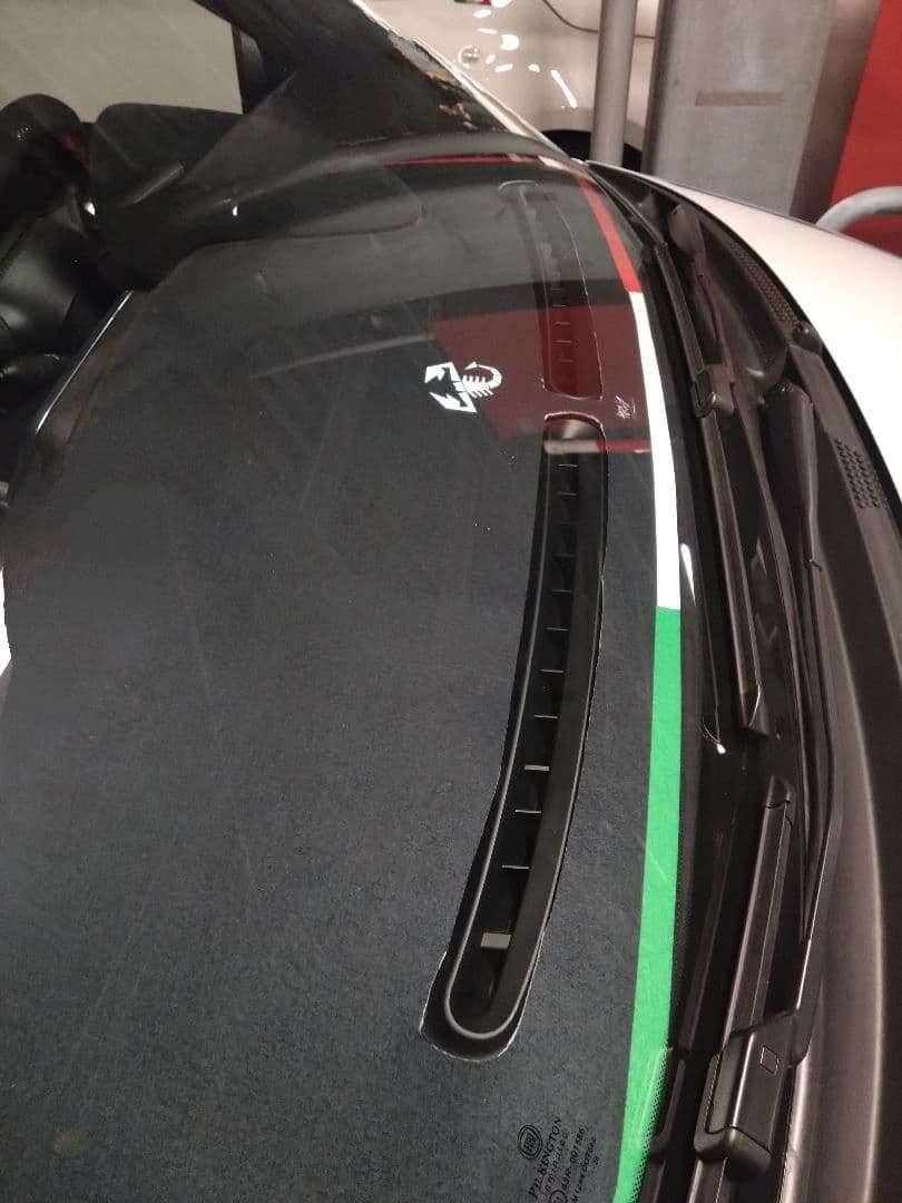 ダッシュボードマット　アバルト右ハンドル用