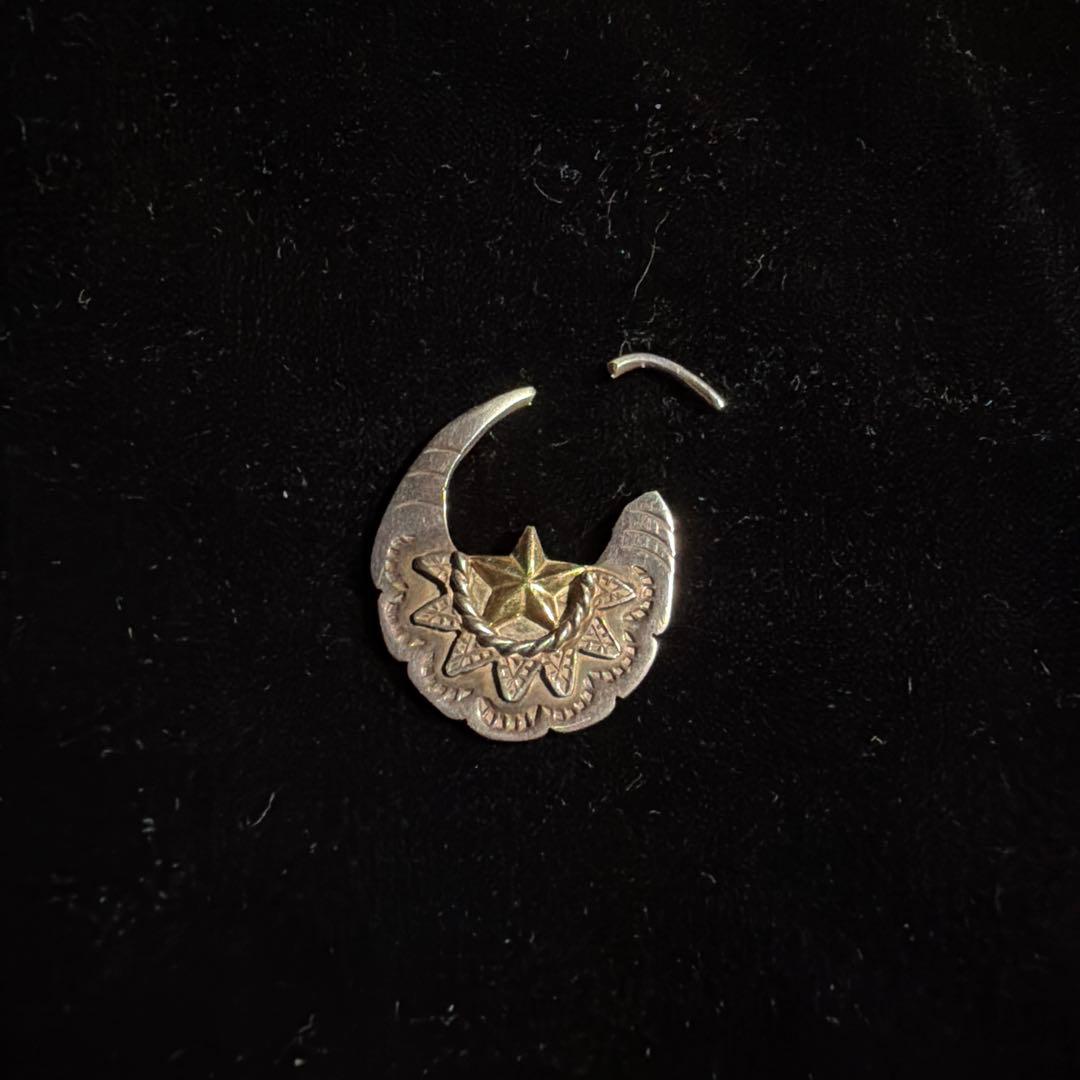 wHo?　c.o.f ピアス　シルバー925×18Kピアス(太陽)左耳