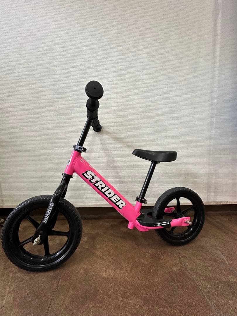 【むー】ストライダー　STRIDER 12 バランスバイク ピンク