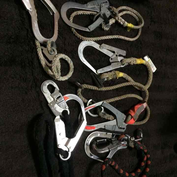 安全帯、綱、工具