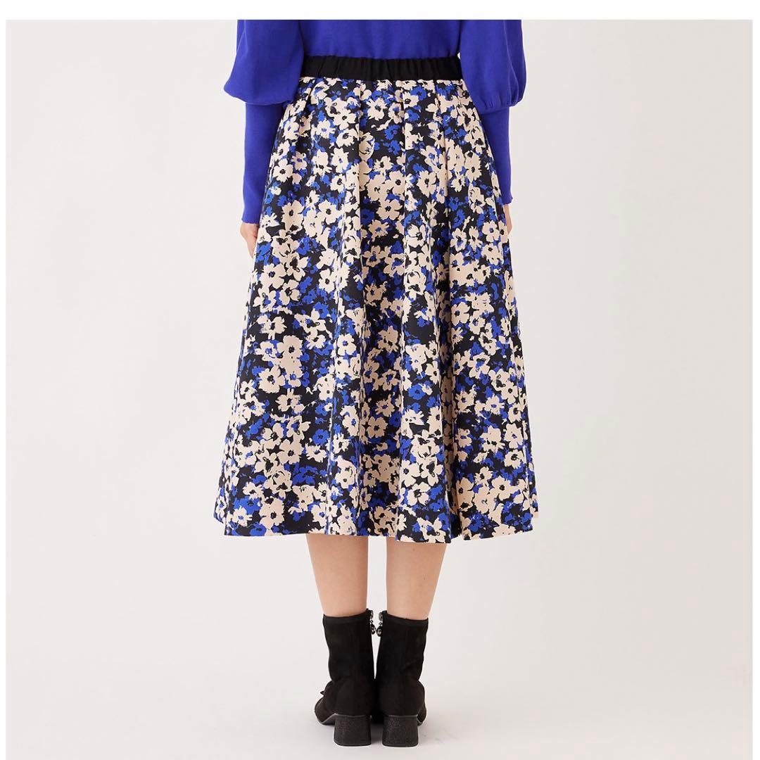 【新品】TO BE CHIC アブストラクトフローラル スカート