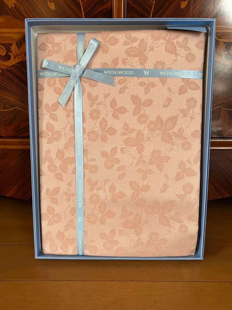  テーブル用品 ワイルドストロベリー　140cm×190cm