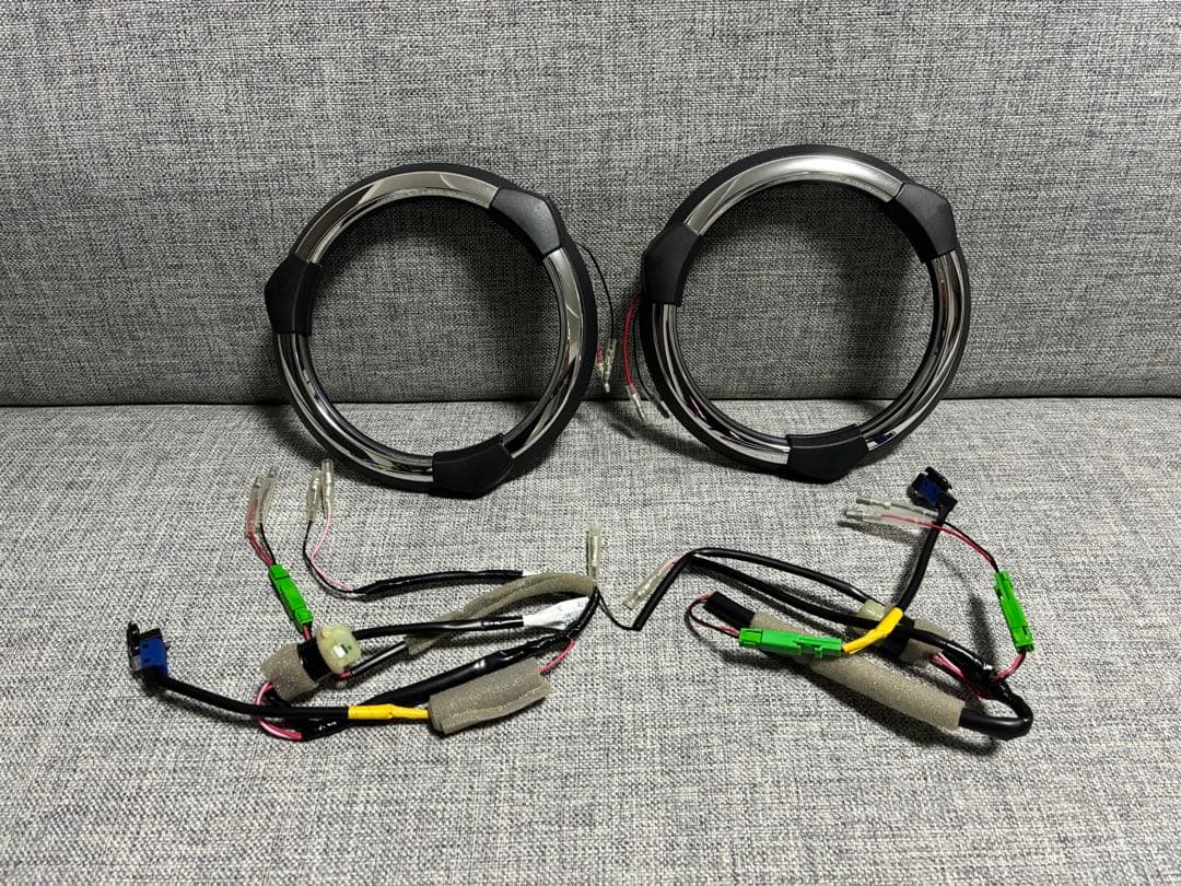 ヴェゼル／純正／LEDスピーカーリング・ドアポケットLED／ホワイト