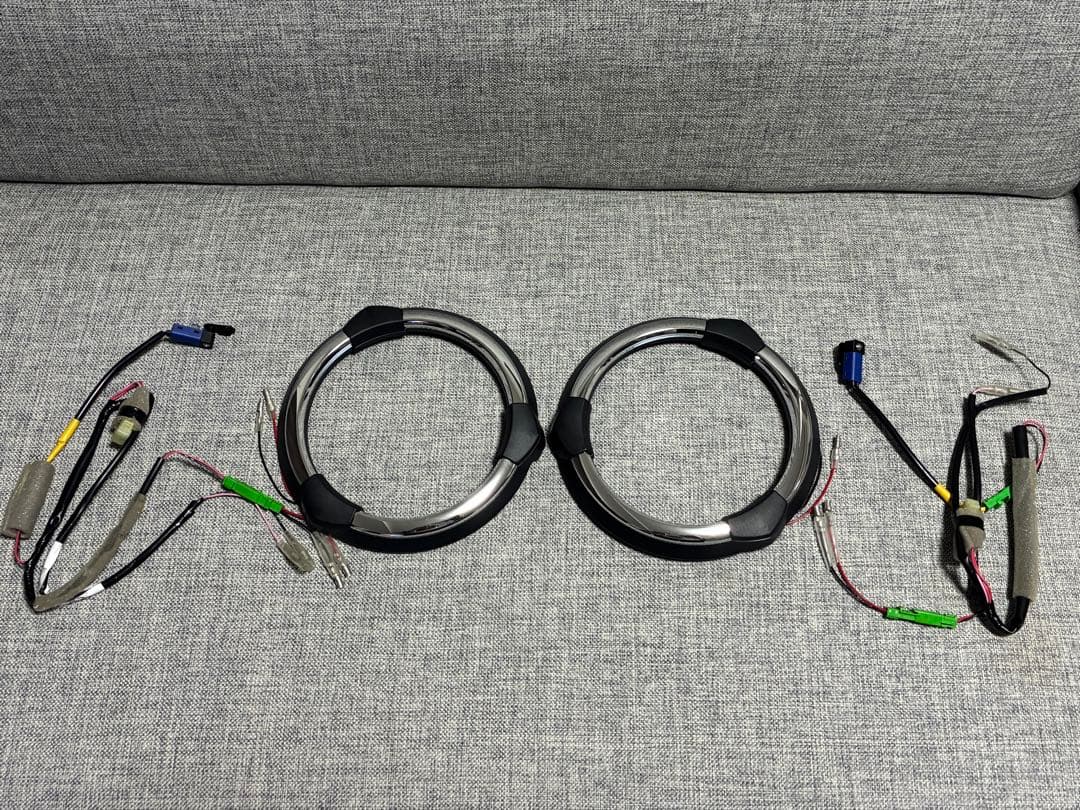 ヴェゼル／純正／LEDスピーカーリング・ドアポケットLED／ホワイト