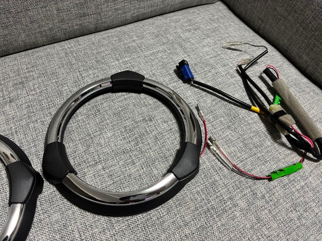 ヴェゼル／純正／LEDスピーカーリング・ドアポケットLED／ホワイト