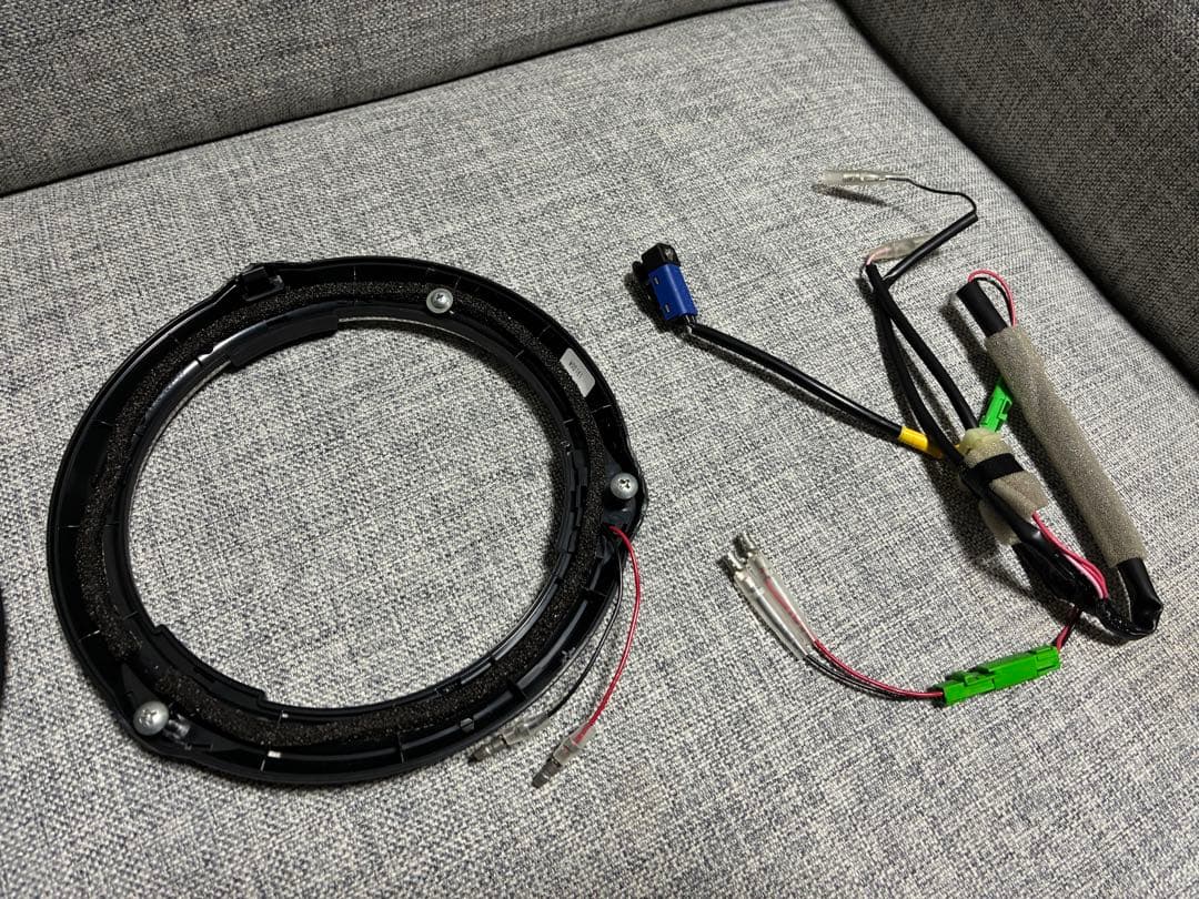 ヴェゼル／純正／LEDスピーカーリング・ドアポケットLED／ホワイト