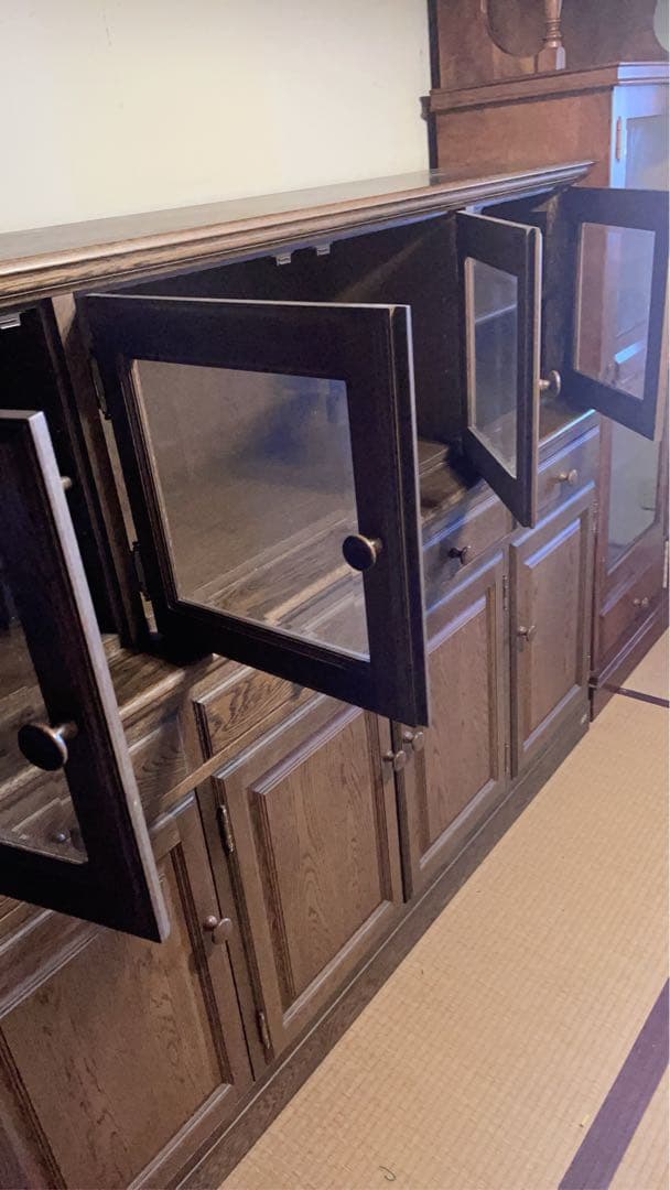 木製キャビネット ダークブラウン 4扉ガラス扉4 引き出し4
