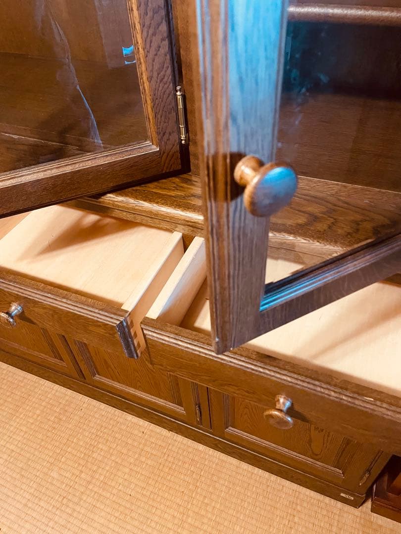 木製キャビネット ダークブラウン 4扉ガラス扉4 引き出し4