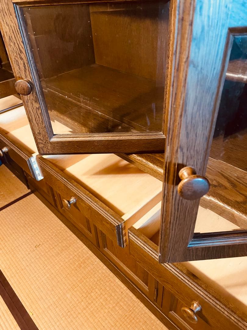 木製キャビネット ダークブラウン 4扉ガラス扉4 引き出し4