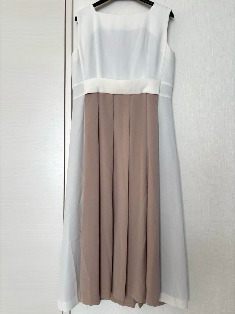 グレースコンチネンタル ラインバイカラードレス　ベージュ　36