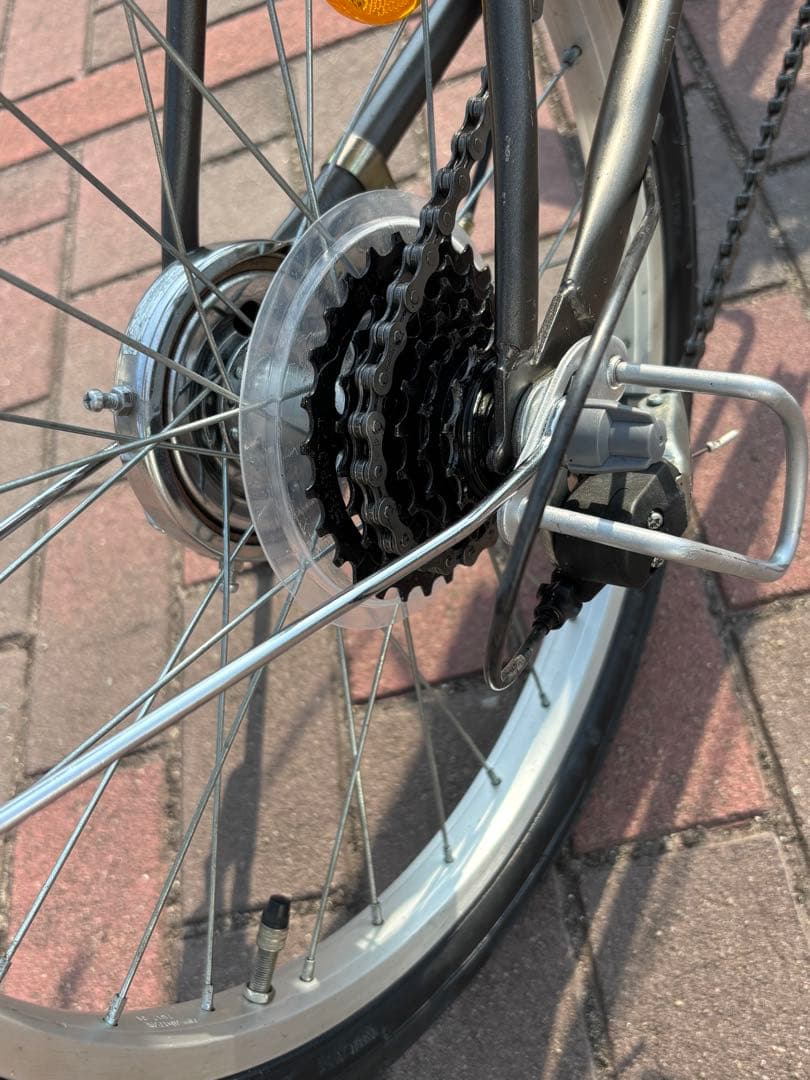 新品タイヤに6段変速機付・折り畳みミニベロ(20㌅)お引取りでも、配達も可能]