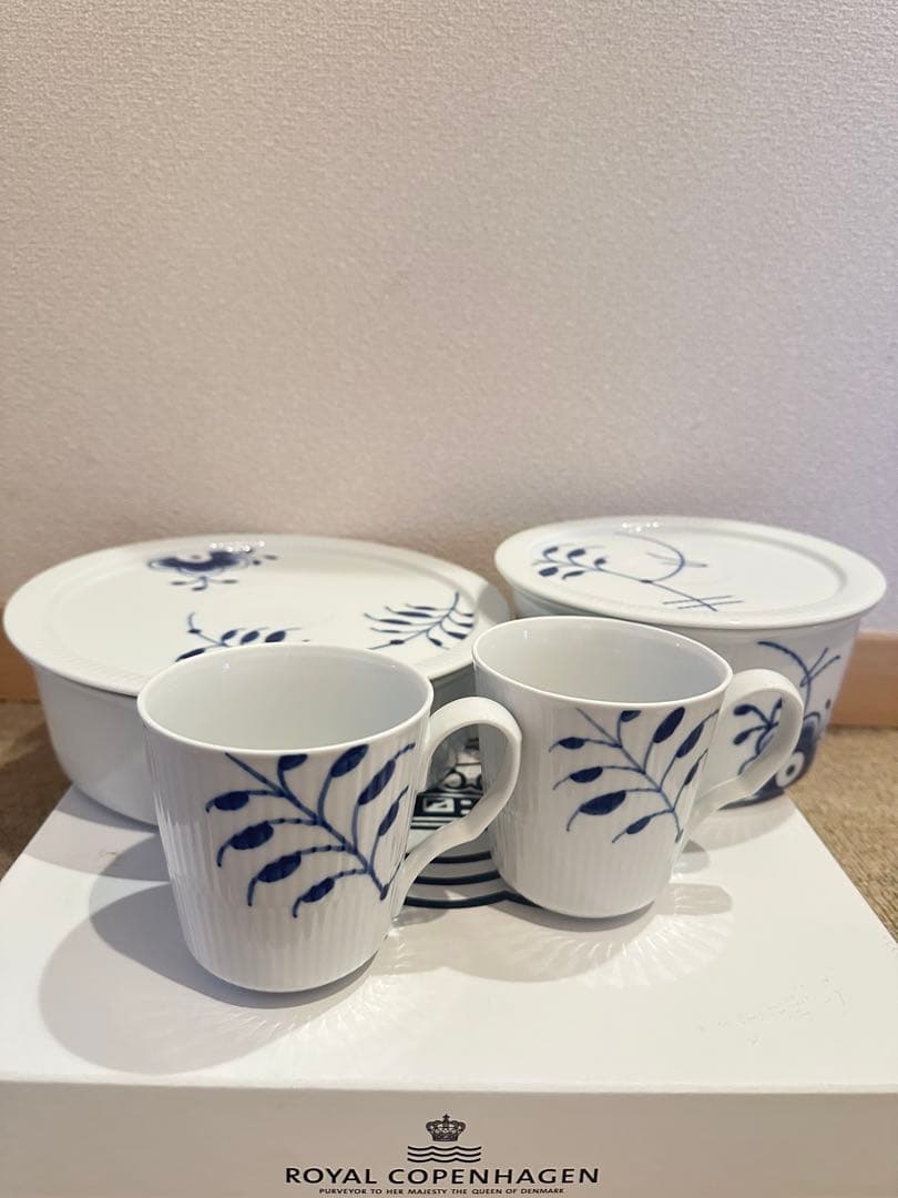 ロイヤルコペンハーゲン　ブルーフルーテッドメガ