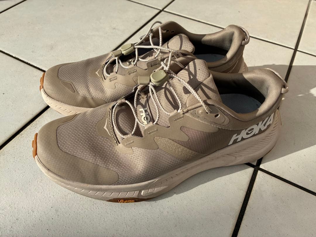 【HOKA】 TRANSPORT DEGG トランスポート　ベージュ