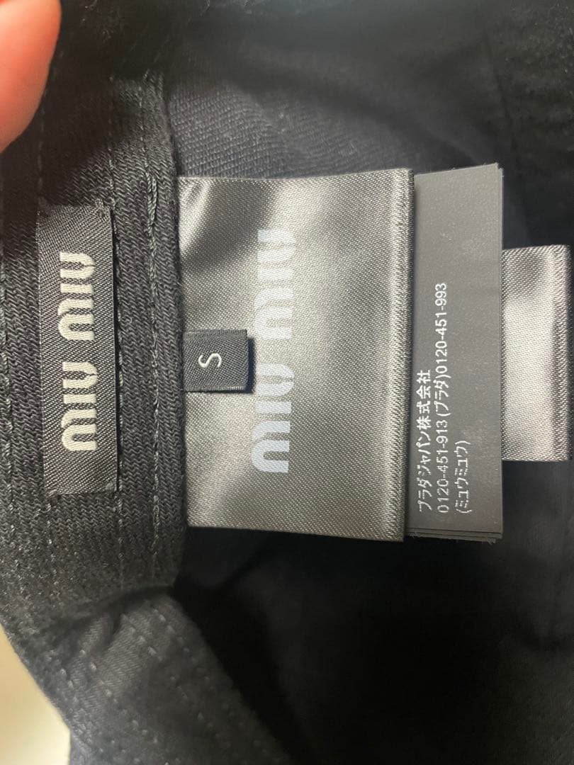MIU MIU ブラック キャップ S