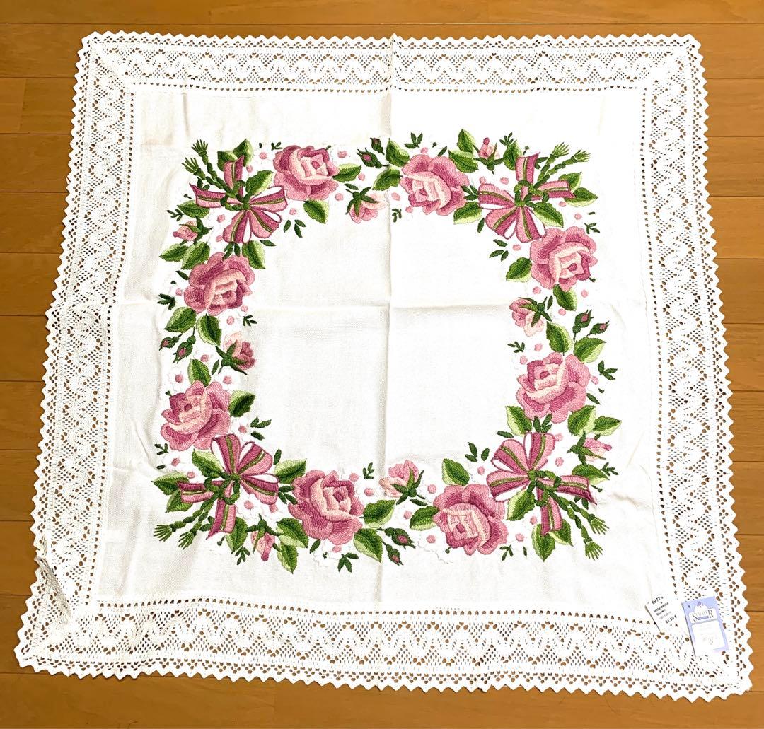 お値下げ！　テーブルクロス　手刺繍　100×100