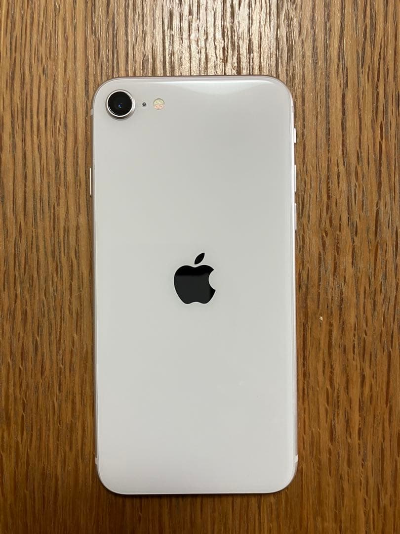 iPhone SE3 64GB スターライト（ホワイト）