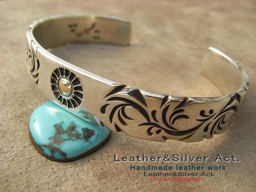 シルバーバングル　シルバー925、ｋ18　手彫り、唐草、メンズ ハンドメイド