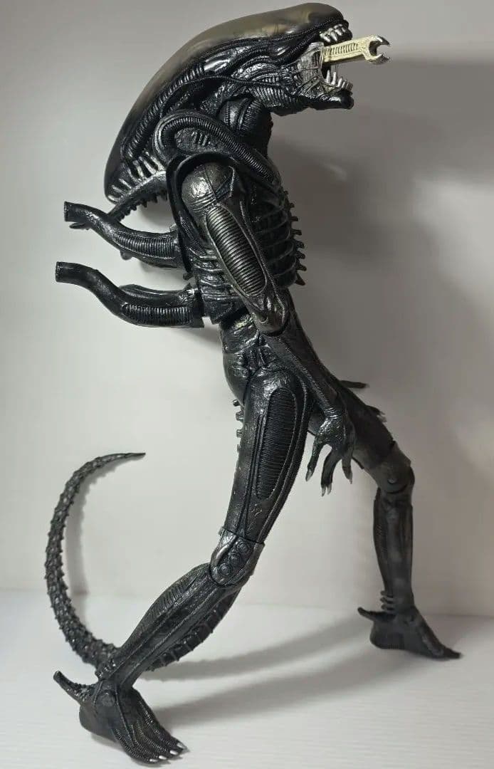 ネカ (NECA) クラシックエイリアン（Cassic Alien) 50cm