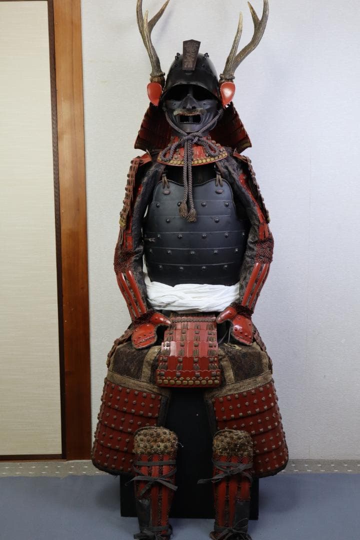 BLACK　赤備当世具足　丸武工房（光忍）制作甲冑　等身大