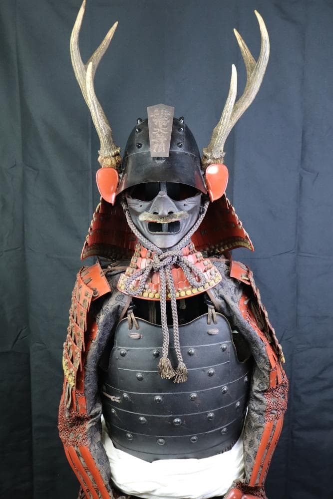 BLACK　赤備当世具足　丸武工房（光忍）制作甲冑　等身大