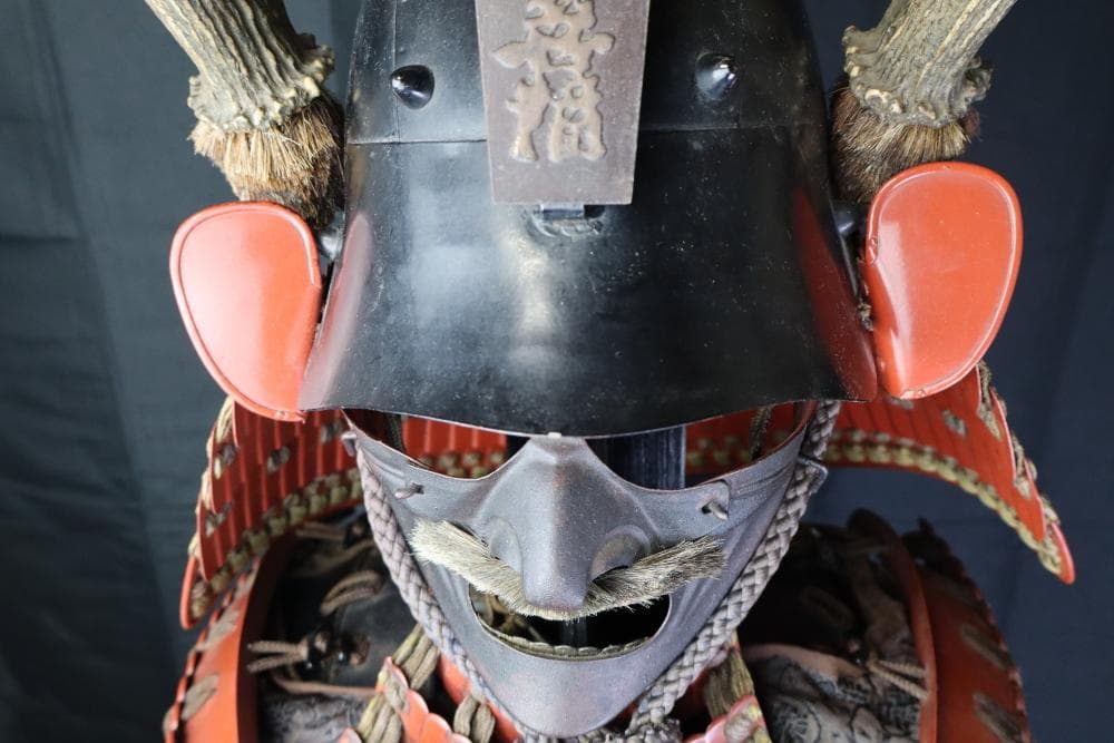 BLACK　赤備当世具足　丸武工房（光忍）制作甲冑　等身大
