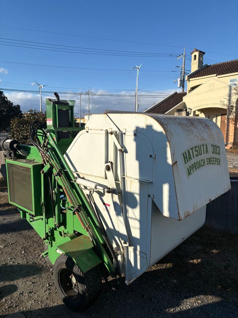 アプローチスイーパー　芝刈り機　ゴルフ場整備　 極上車　極低稼働時間