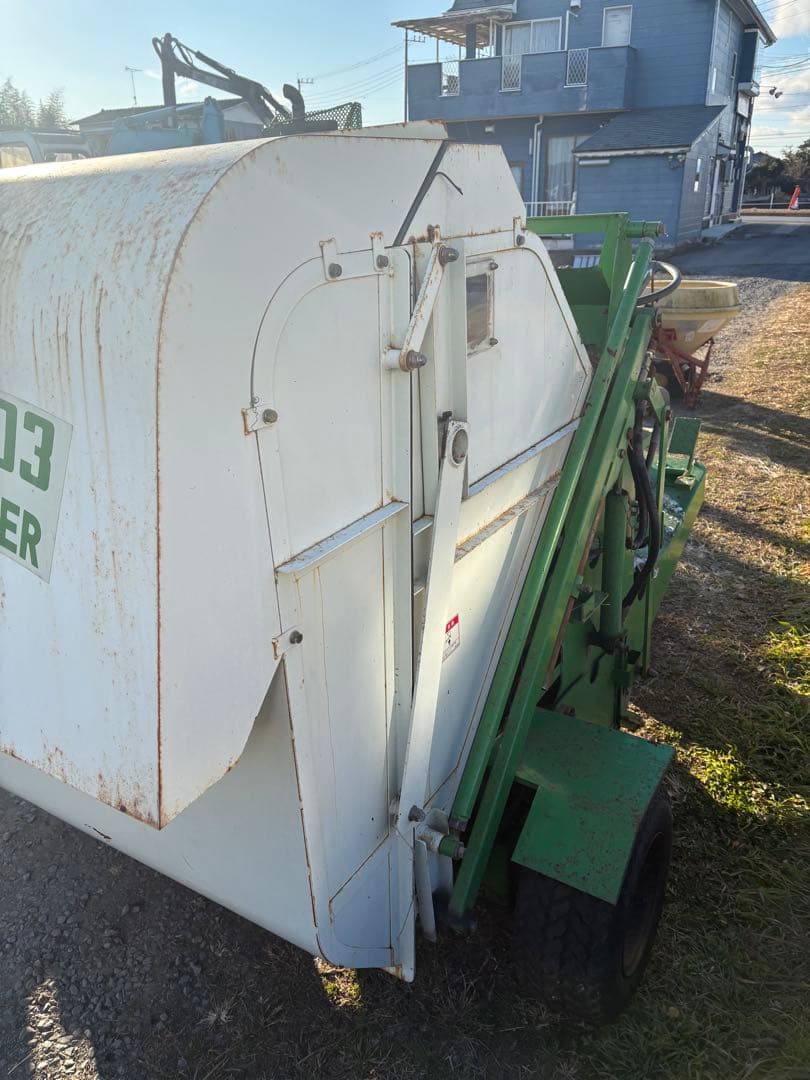 アプローチスイーパー　芝刈り機　ゴルフ場整備　 極上車　極低稼働時間