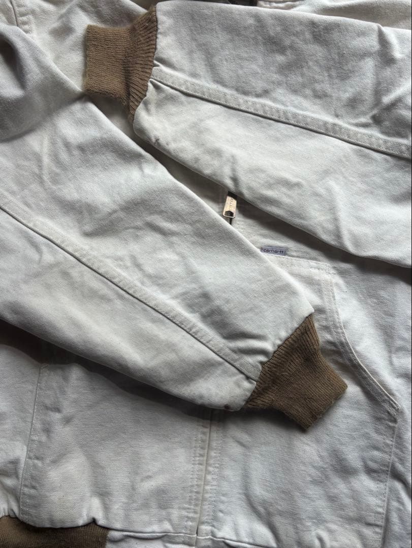 Carhartt ホワイト ジップアップジャケット