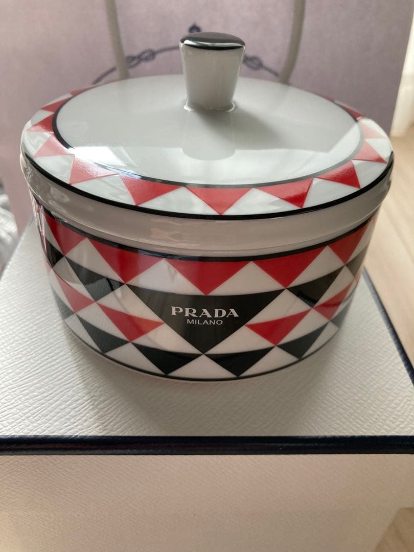 【廃盤品】 PRADA　ジュエリー ボックス　ポーセリン　箱有　新品未使用　陶器