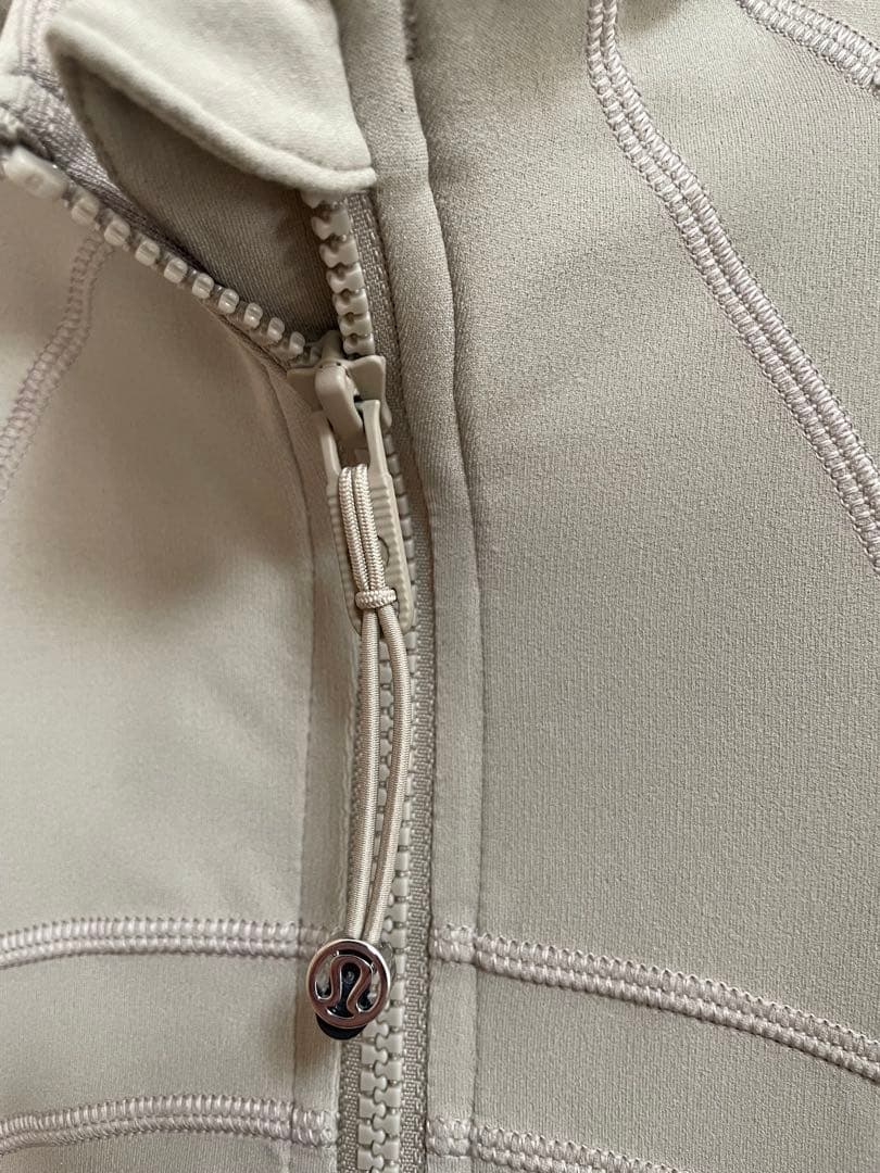 未使用タグ付き新品✨Lululemon Define ジャケットNulu
