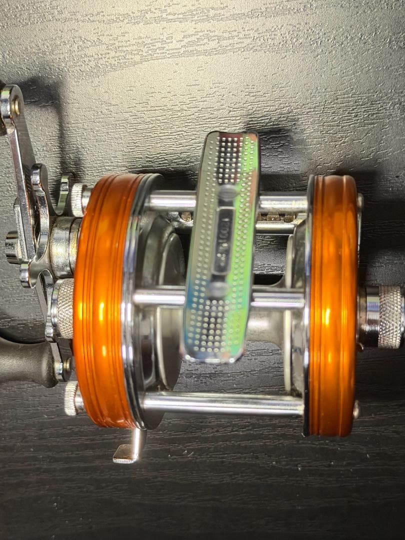 アブガルシア　アンバサダー　5500c サンセットオレンジ