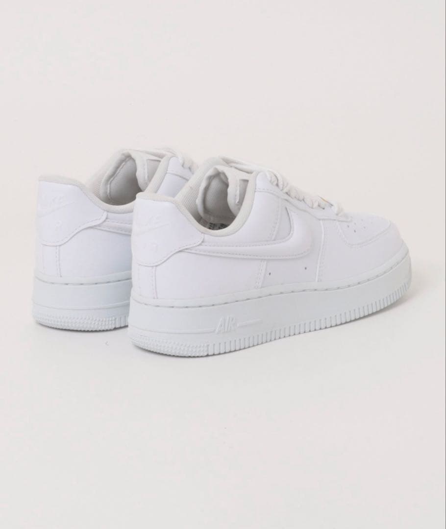 ナイキ エアフォース1 '07 ホワイト ゴールド